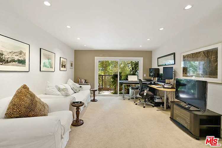 9005 Cynthia Street #204 West Hollywood, CA 90069
