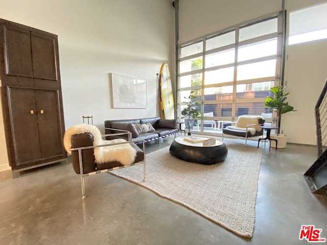 1011 N Orange Grove Avenue #4 West Hollywood, CA 90046