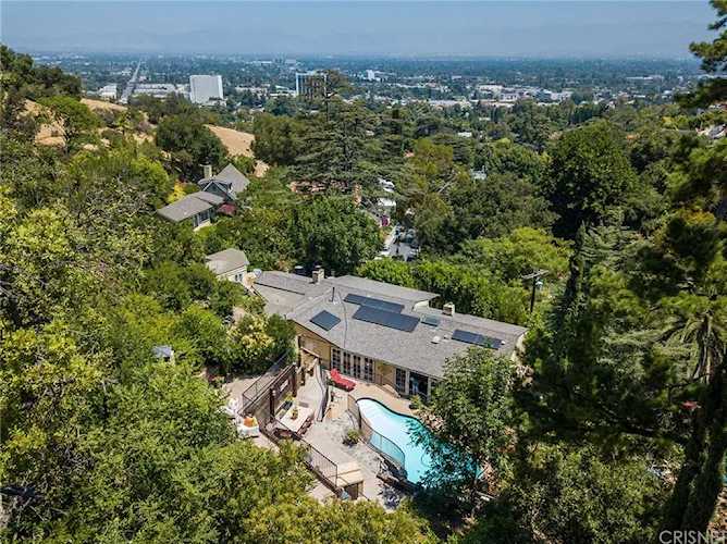 4111 Crisp Canyon Road Sherman Oaks, CA 91403