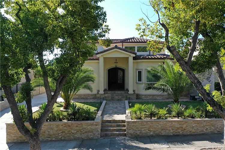 825 E San Jose Avenue Burbank, CA 91501