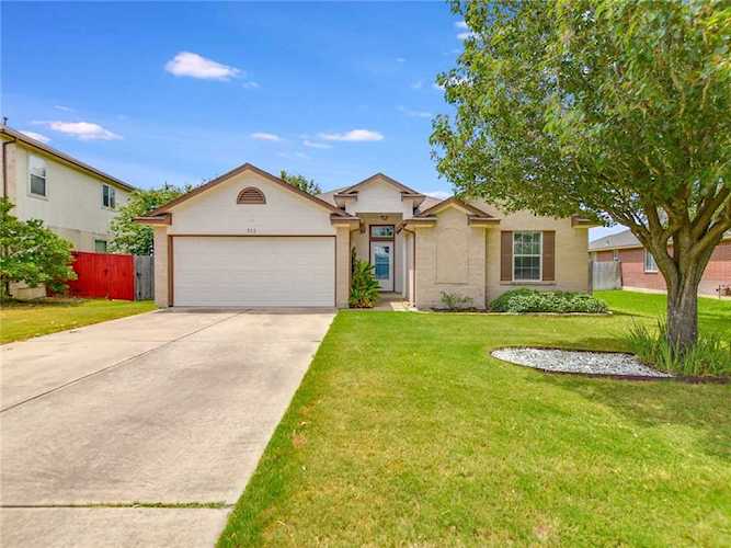 311 Estate Dr Hutto, TX 78634
