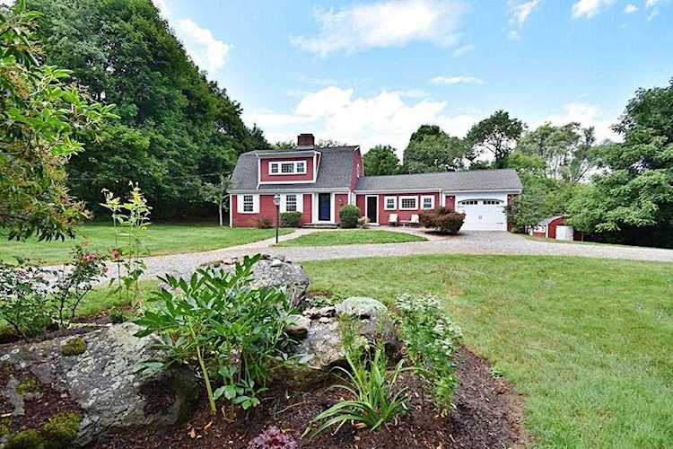 26 Ward Road Southborough, MA 01772