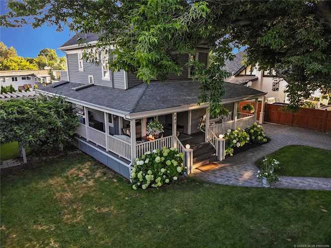 845 Lawrence Avenue Kelowna, BC V1Y6M1