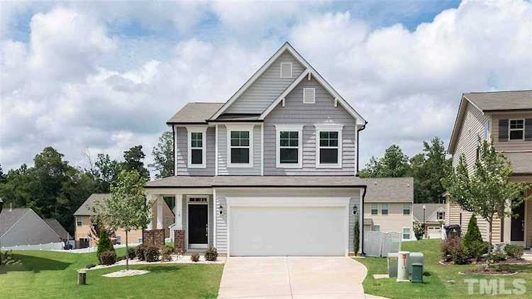 18 Thimbleberry Circle Clayton, NC 27527