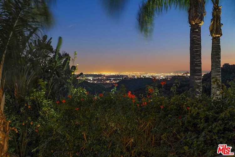 2492 Angelo Drive Los Angeles, CA 90077