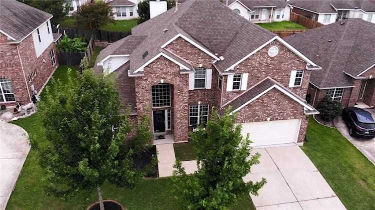 233 Maplewood Kyle, TX 78640