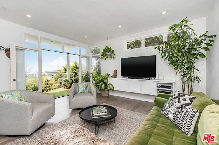 3019 3rd Street #304 Santa Monica, CA 90405