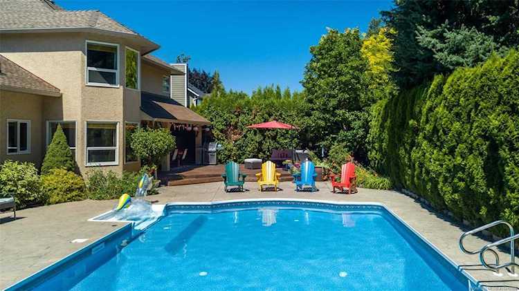 492 Carona Crescent Kelowna, BC V1W3C6