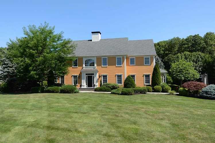 3 Schipper Farm Ln Southborough, MA 01772
