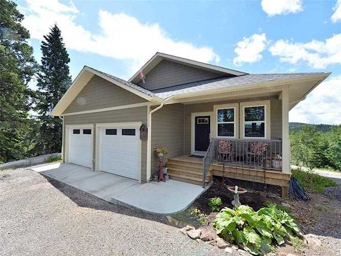 40 Horseshoe Bend Rural Foothills County, AB T0L 1K0