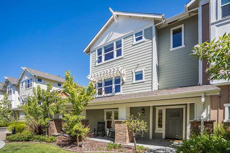 1101 S Hummingbird Ln San Mateo, CA 94402