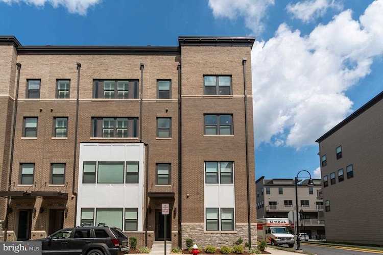 20542 Milbridge Terrace Ashburn, VA 20147