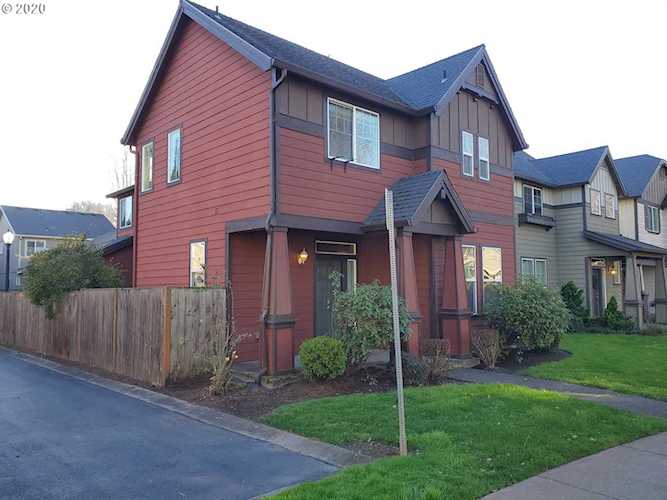 1827 SE Harwell Way Hillsboro, OR 97123
