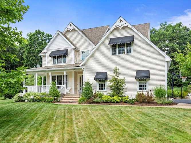 Mason Ridge Estates Holden, 29 Cold Brook Cir, MA, home for sale Photo 1