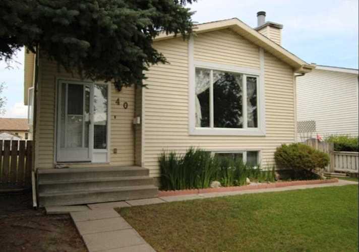 40 Applewood Dr SE Calgary, AB T2A 7L1