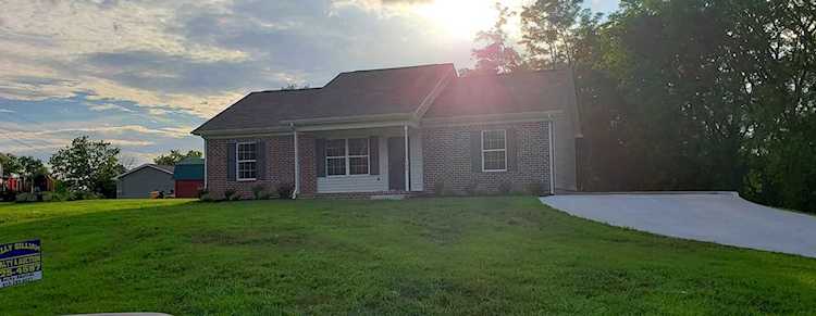 409 Dobbins Pike Gallatin, TN 37066 | MLS 2175355 Photo 1