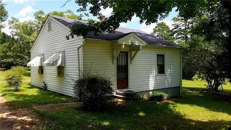 211 Mcmurray Rd Forest City, NC 28043