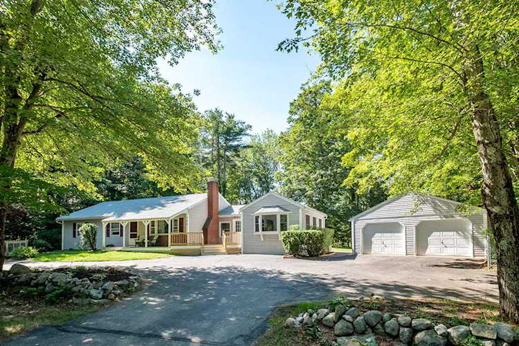 108 Green Rd Raymond, NH 03077