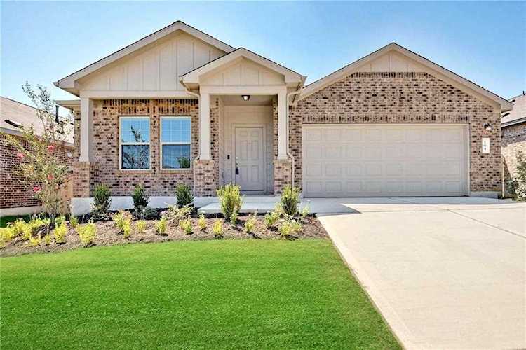 194 Moon Stone Trl Buda, TX 78610