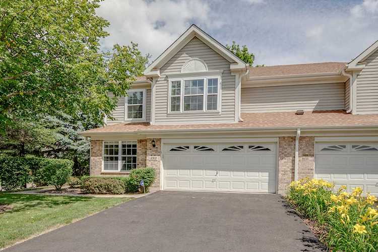393 Bloomfield Ct Vernon Hills, IL 60061
