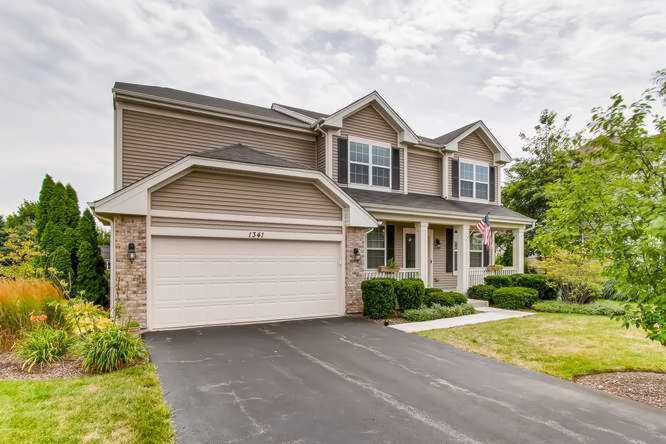 1341 Newport Ct Pingree Grove, IL 60140