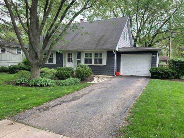 220 S 18th St St. Charles, IL 60174