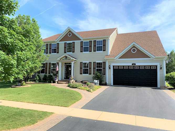 914 Jessamine Dr Oswego, IL 60543