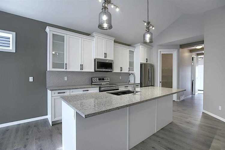 55 Fireside Circle #115 Cochrane, AB T4C 2P5