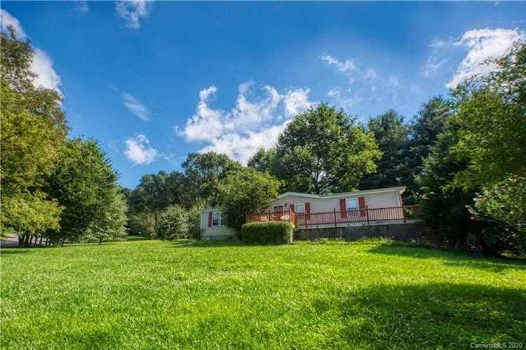 5 Huckleberry Dr Fairview, NC 28730