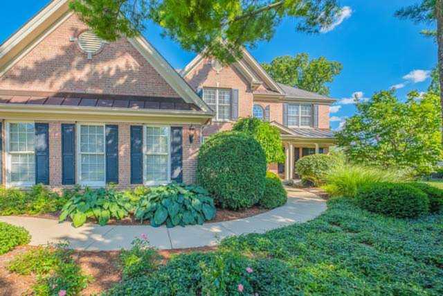 339 Vonder Ln Geneva, IL 60134