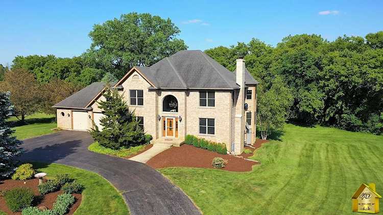 11220 Hill Crest Ln Marengo, IL 60152