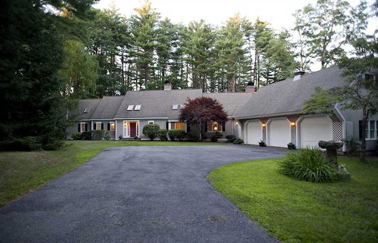 77 Drinkwater Rd Hampton Falls, NH 03844
