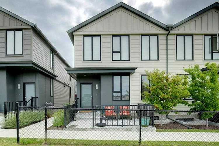 302 Drake Landing Wynd Okotoks, AB T2Z 4C9