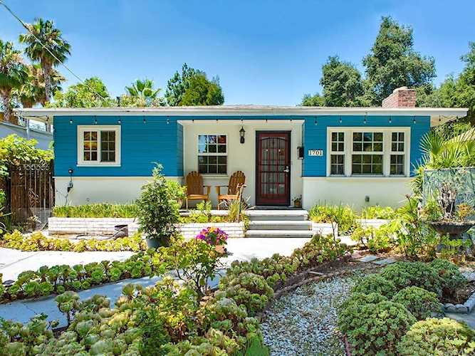 1701 N Summit Avenue Pasadena, CA
