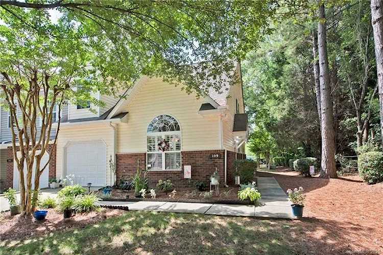 109 Prescott St Matthews, NC 28104