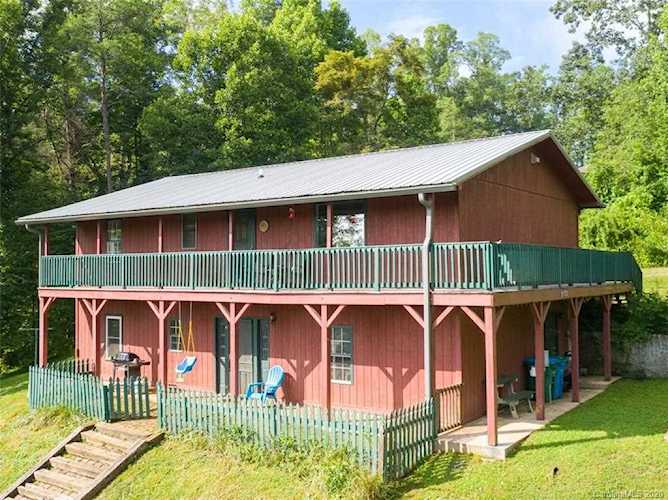 2709 Bear Creek Rd Marshall, NC 28753