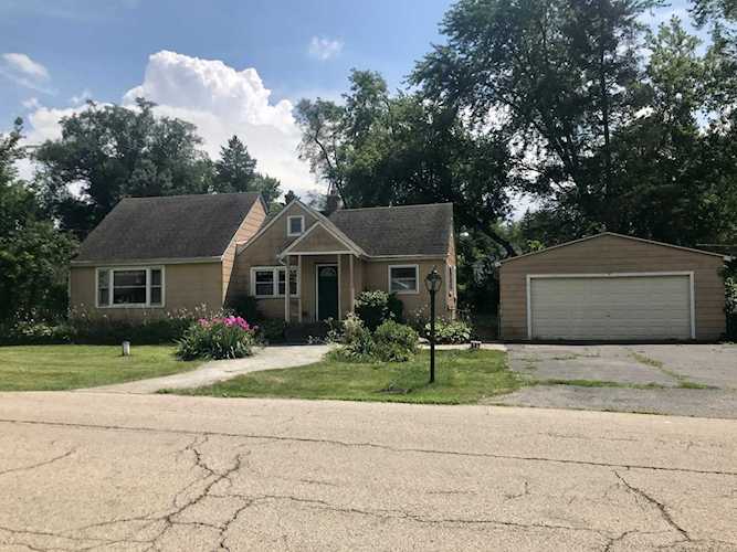 7433 N Oak St Wonder Lake, IL 60097