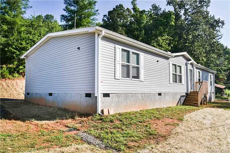 23 Elliott Farm Rd Candler, NC 28715