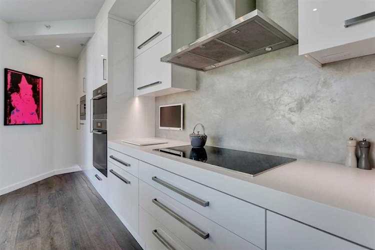 837 2 Ave SW #201 Calgary, AB T2P 0E6