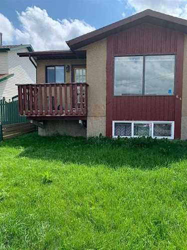 64 Whitehaven Rd NE Calgary, AB T1Y 6A4