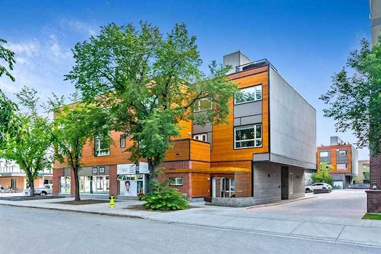 118 8 St NE #202 Calgary, AB T2E 1M2