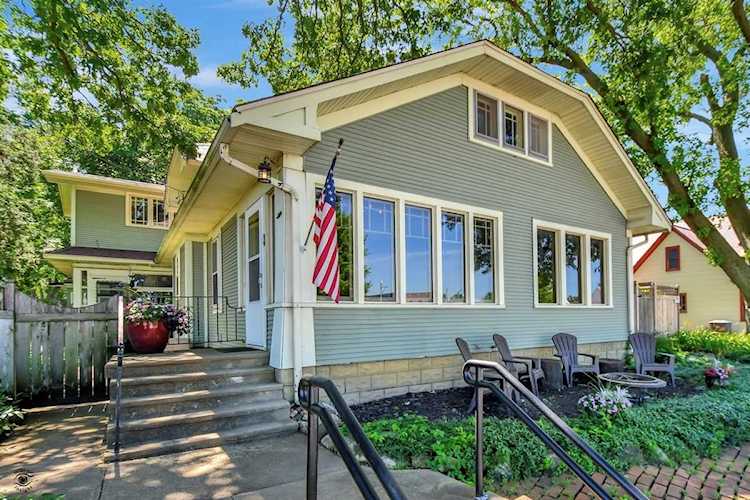 68 S Madison St Oswego, IL 60543