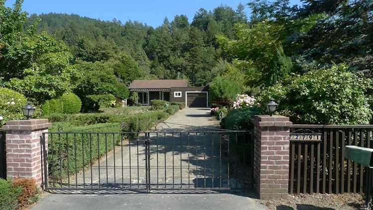 22791 Sylvan Way Monte Rio, CA 95462