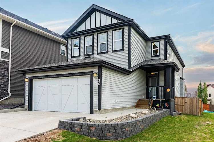 136 Heritage Blvd Cochrane, AB T4C 0S6