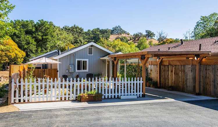 740 N Cloverdale Boulevard Cloverdale, CA 95425