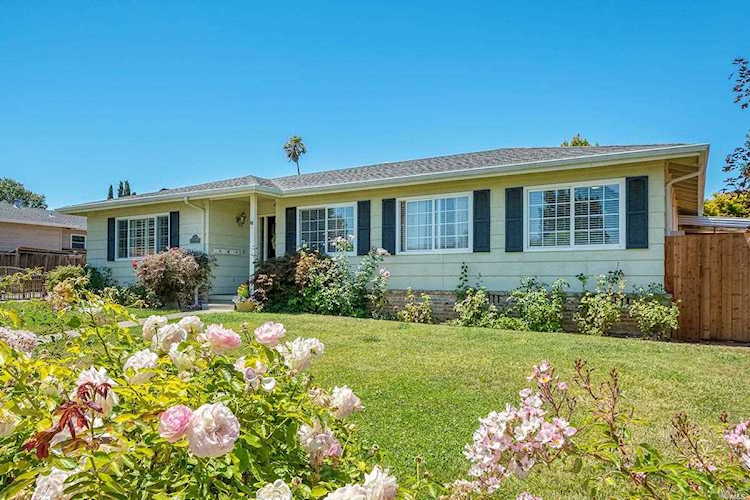 32 Devonshire Drive Novato, CA 94947