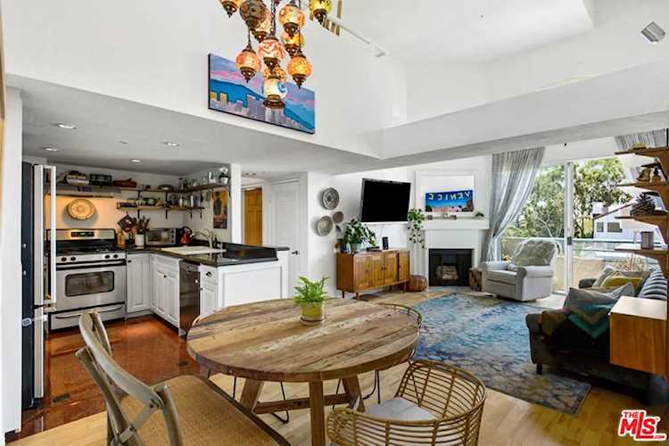 12773 Caswell Avenue #301 Los Angeles, CA 90066