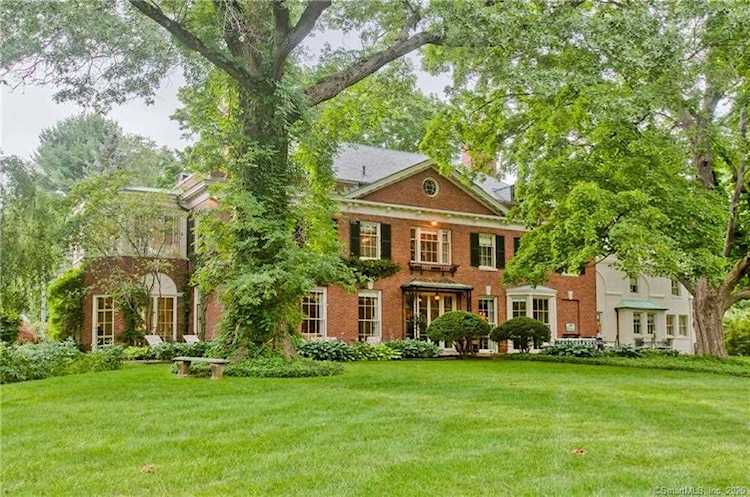 10 Woodside Circle Hartford, CT 06105
