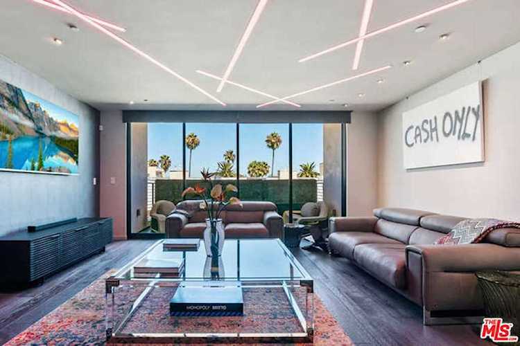 432 N Oakhurst Drive #PH 504 Beverly Hills, CA 90210
