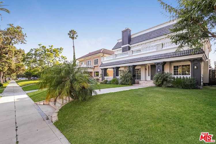 1643 Buckingham Road Los Angeles, CA 90019